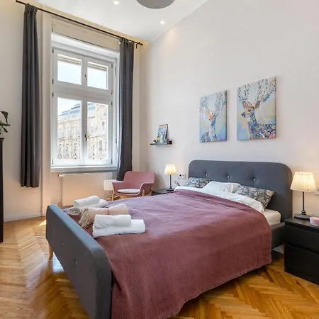 Apartment Royal Ferenciek *